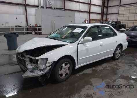 1999 Honda Accord Ex z USA, uszkodzony, nr VIN 1HGCG5658XA082316